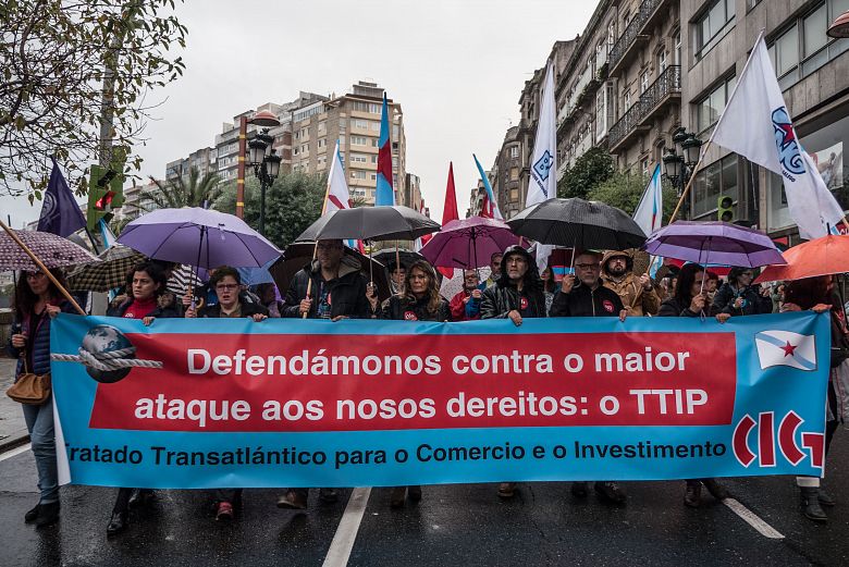 2016-10-15ConcentracionTTIPVigo 08.jpg